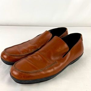 Authentic Gucci Men’s tan loafers size 8.5. Made it Italy